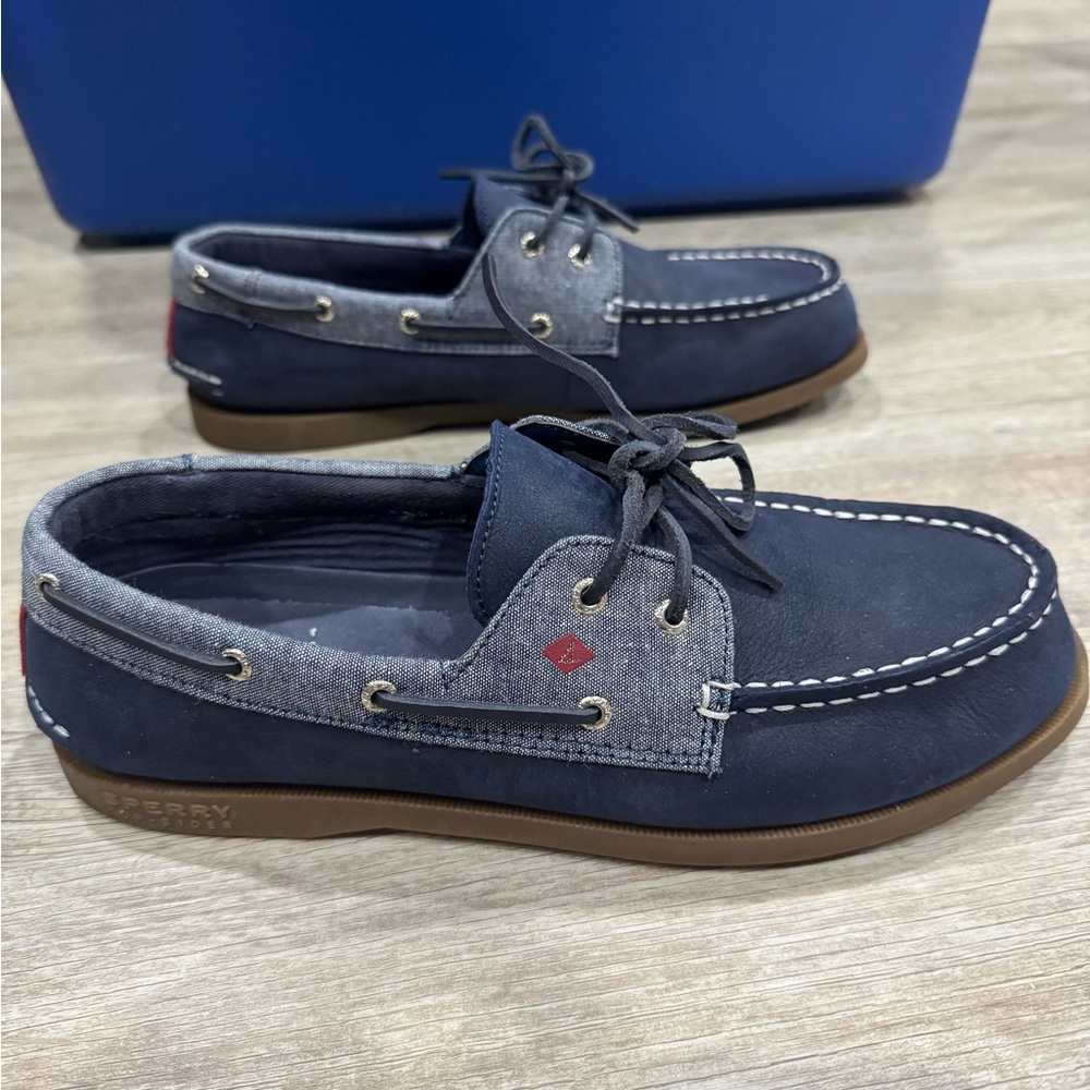 Vineyard Vines X Sperry Blue and Brown Boat Shoes with Moccasin-Style Stitching